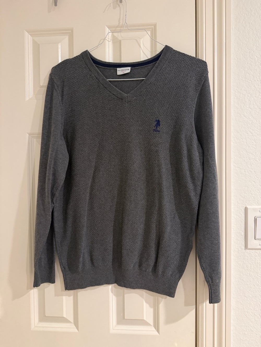 Men's V-Neck Long Sleeve Sweater - Gray